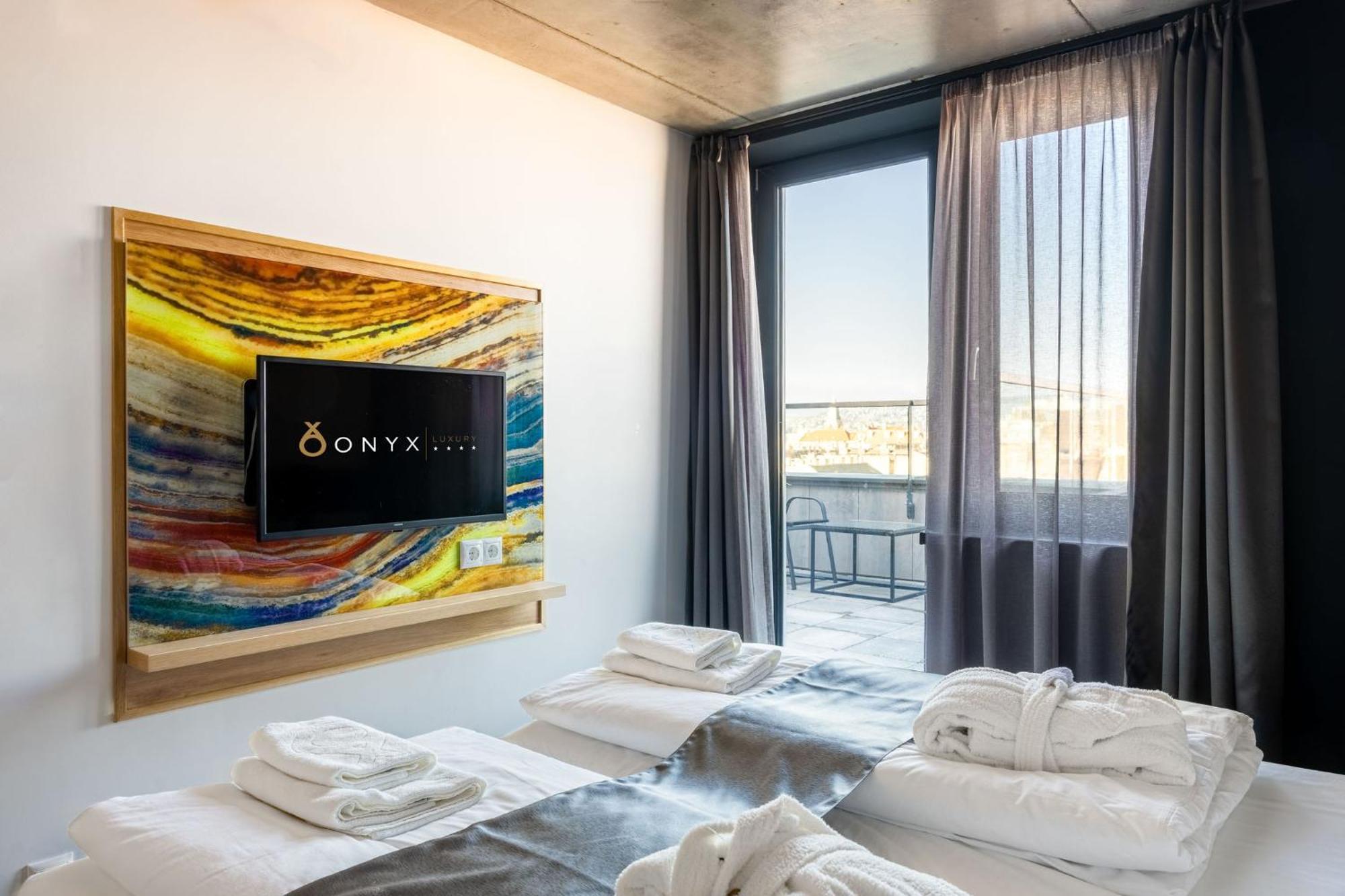 Onyx Luxury Budapest Exterior photo