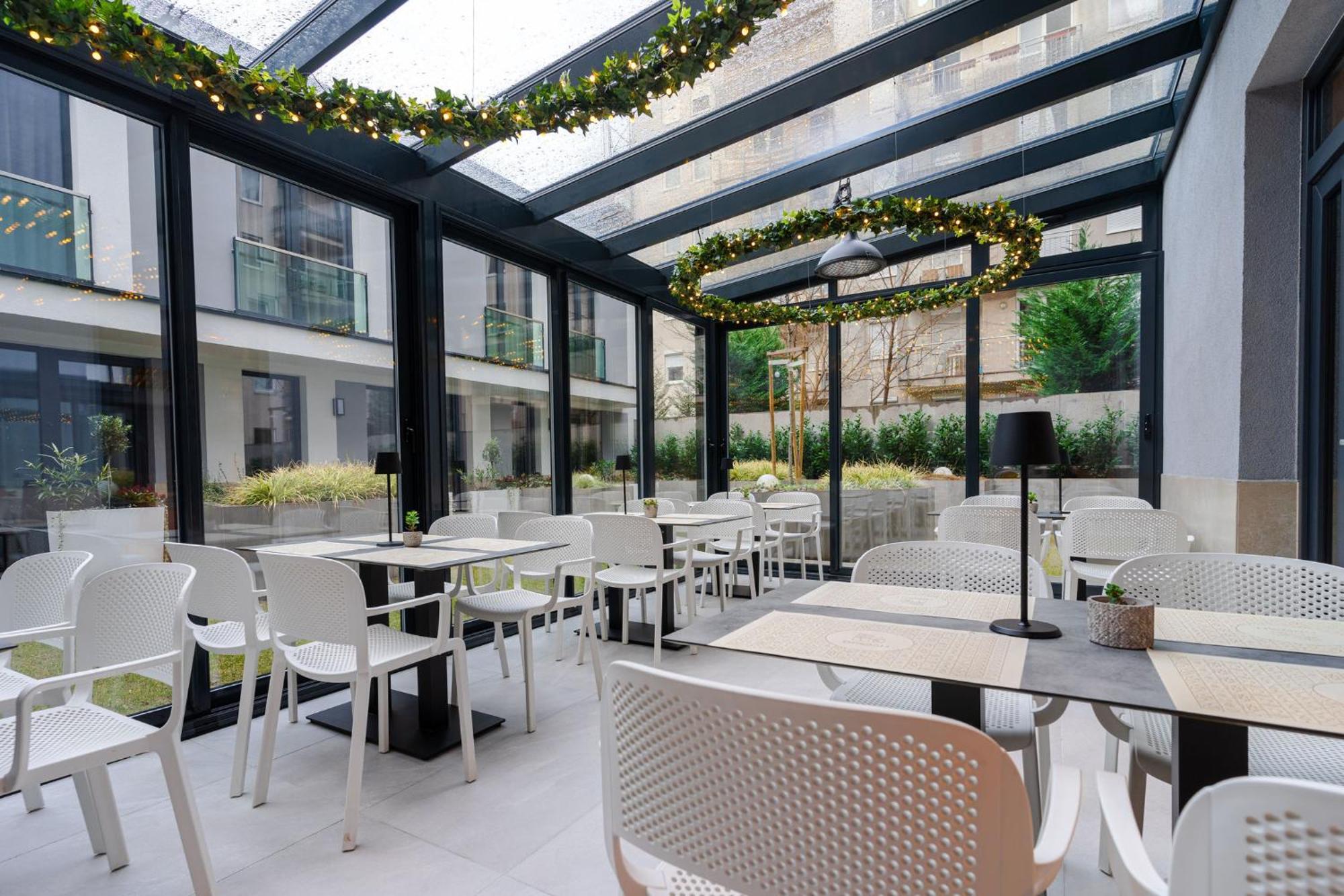 Onyx Luxury Budapest Exterior photo